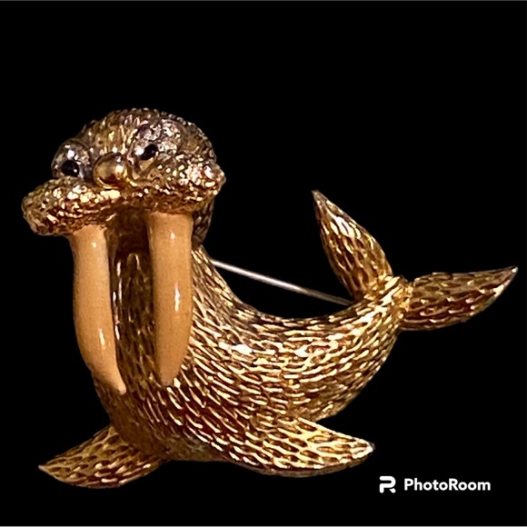 Vintage JOMAZ walrus with rhinestone  brooch - Picture 1 of 7